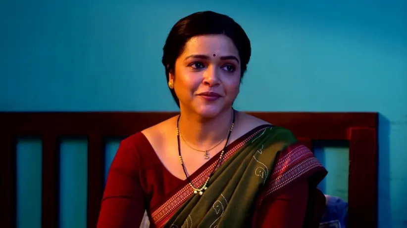 Mayuri Takes a Promise from Ashwini