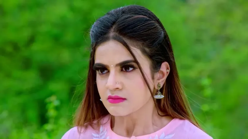 Samrat's Men Try to Kidnap Reena