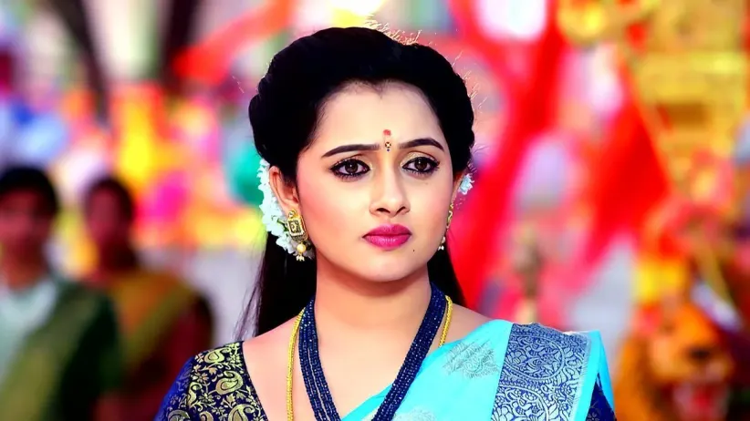 అవనికి సరిగ్గా గాజులు పెడతాడు శ్రీకర్