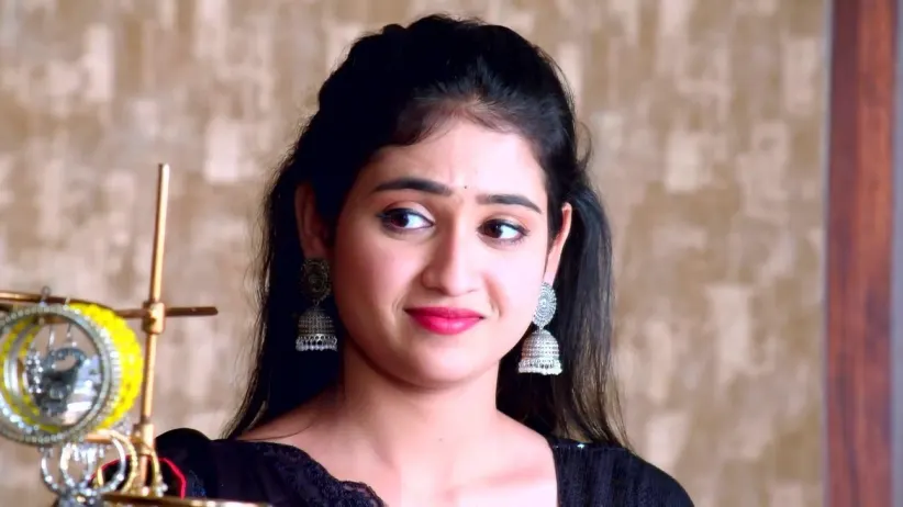 Durga Plans to Get Leela Kidnapped