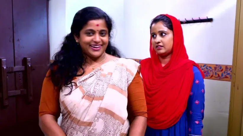 Balaraman Blesses Appunni and Kumari