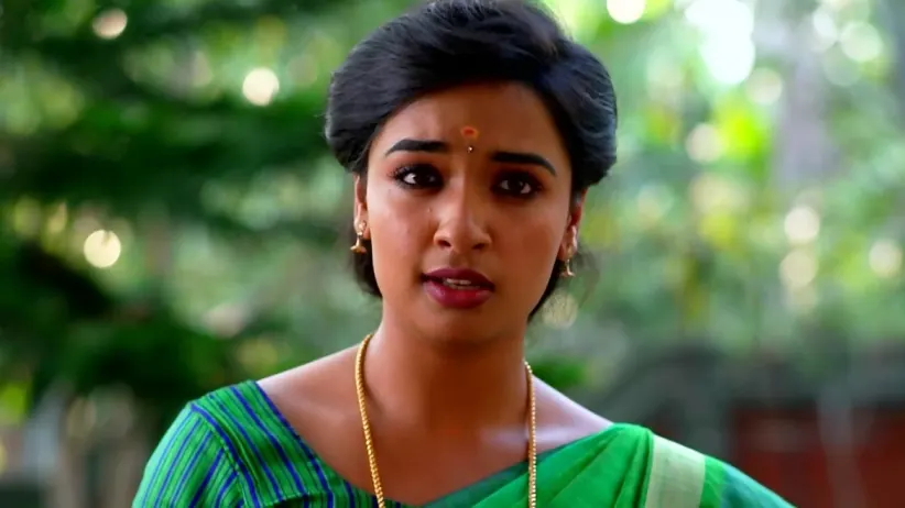Shalini Stops Sharada from Disclosing the Truth