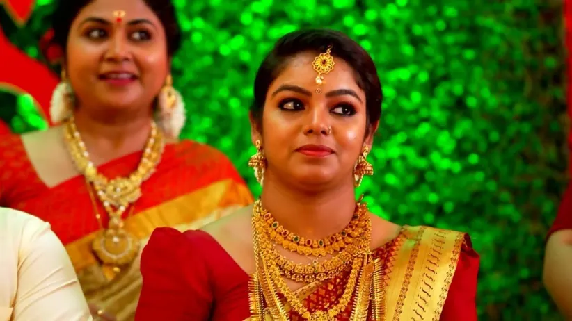 Shalini Stops Sharada