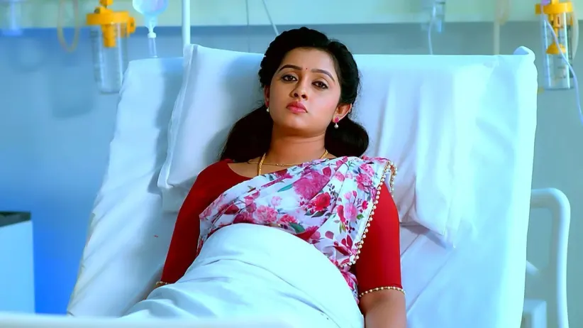 Vedavathi Decides to Review Avani's Horoscope