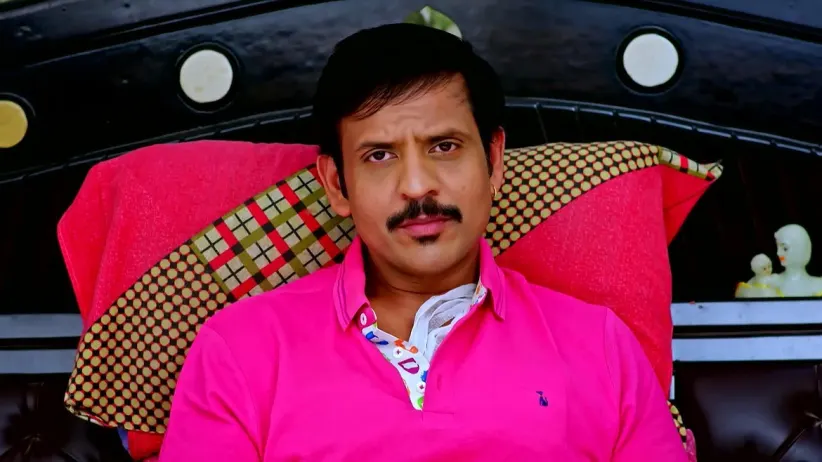 Vasundhara Shares Her Woes with Abhiram