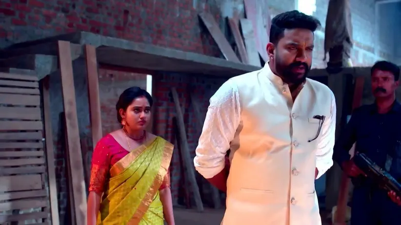 Vighneshwar Meets Jyothirmayi | Mrs. Hitler