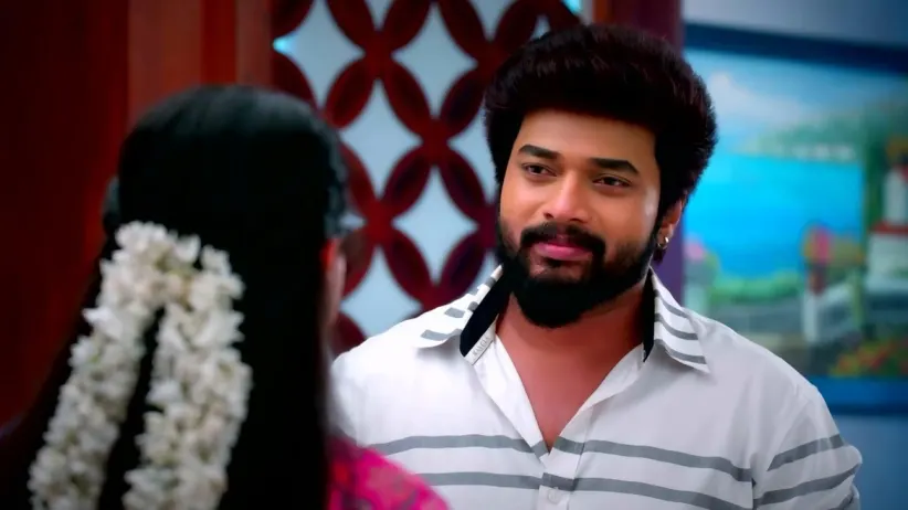 Deepa Admires Karthikeyan