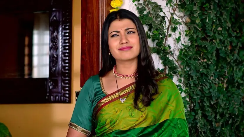Sharvari Sees Madhav Talking to a Woman