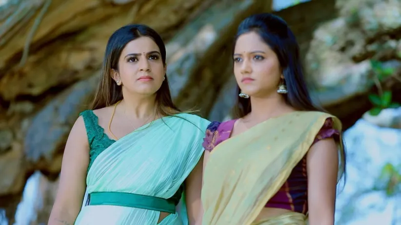 Vishwanath's Team Threatens Shivani