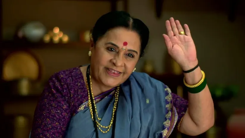 Sulochana Sides with Bayo at Sanes' House