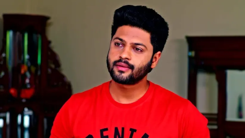 Raghuram Asks Srinu if He Likes Charu