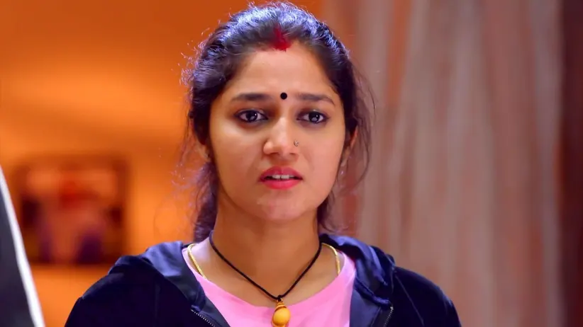 Sreelakshmi Pretends to be Kanmani