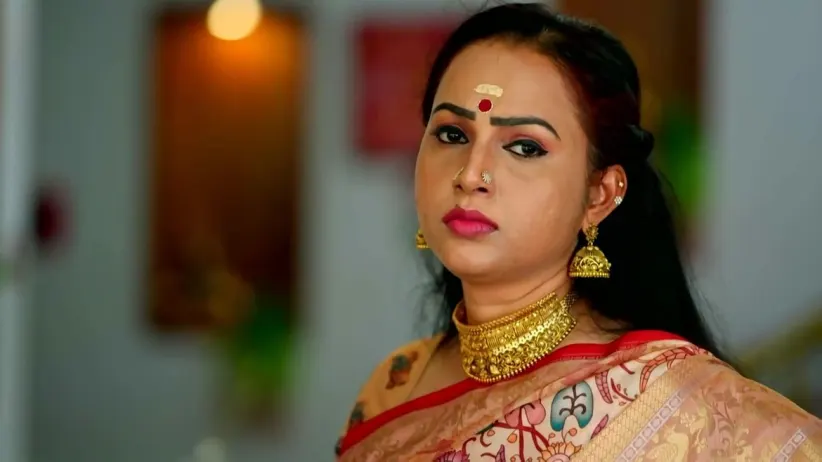 Lakshmi Reaches Sharada's House