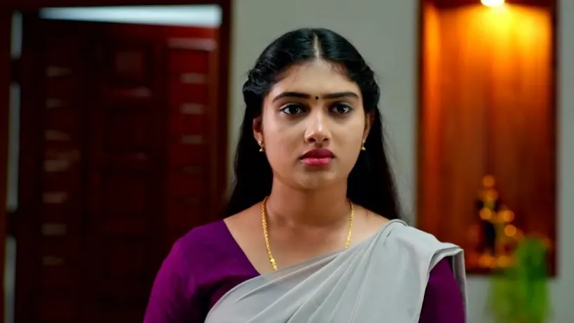 Lakshmi Reaches Vasumathi’s House