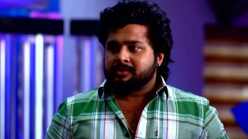 Krishnankutty Shares a Plan with Vijayalakshmi