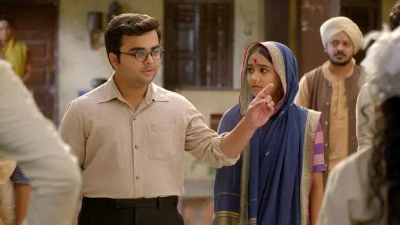 Kamala Scolds Aarati