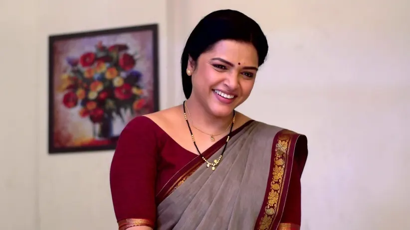 Ashwini Mollifies an Upset Shreyas