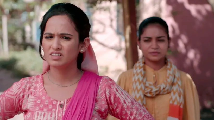 Asmi and Archana Apologise to Radhakka