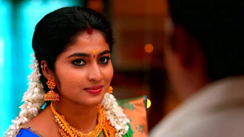 Amutha Raises Obstacles For Vanathi