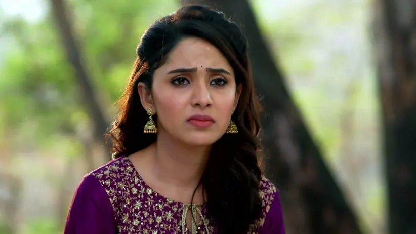 Aarti Blames Herself for Vikrant's State