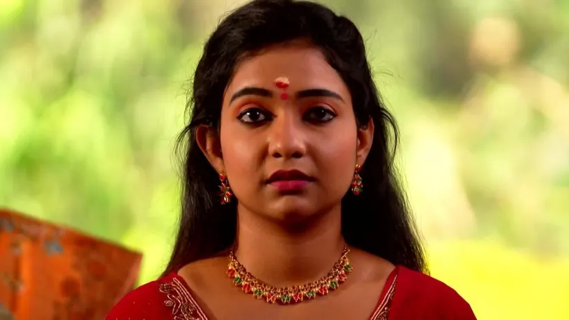 Shalini Gives Her Word to Sathyabhama