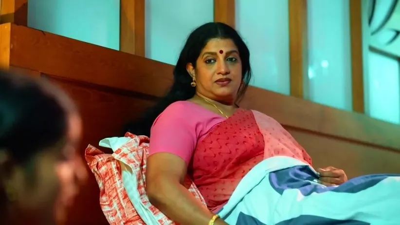 Lakshmi Speaks to Sanju | Mizhirandilum