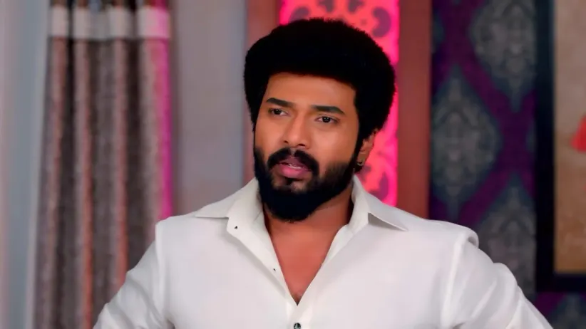 Meenakshi Learns About Deepa's Whereabouts