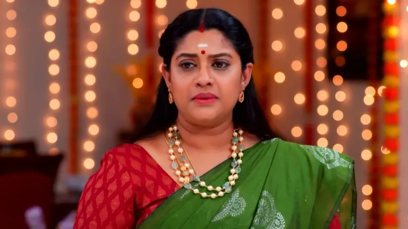 Meenakshi's Gift to Deepa