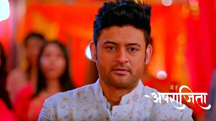 Akshay Doesn't Share His Feelings with Aparajita