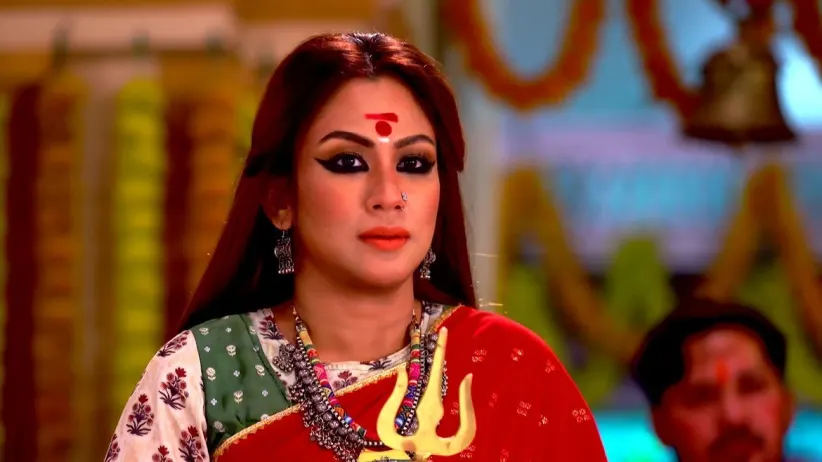 মহাজনের ডেরা থেকে পালায় গৌরী