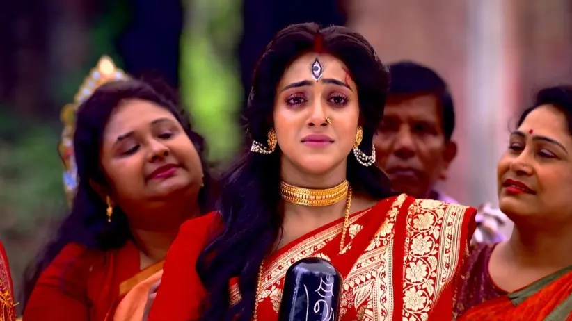 Gouri Accompanies the Group
