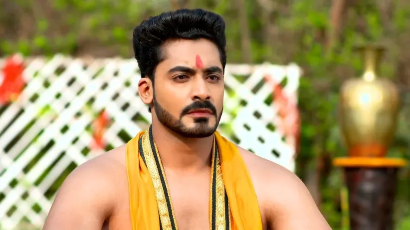 Divansh Performs a Ritual for Nayan