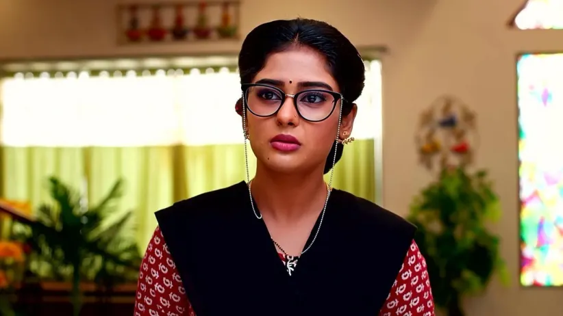 Nagaraju Steals Bhavani’s Necklace