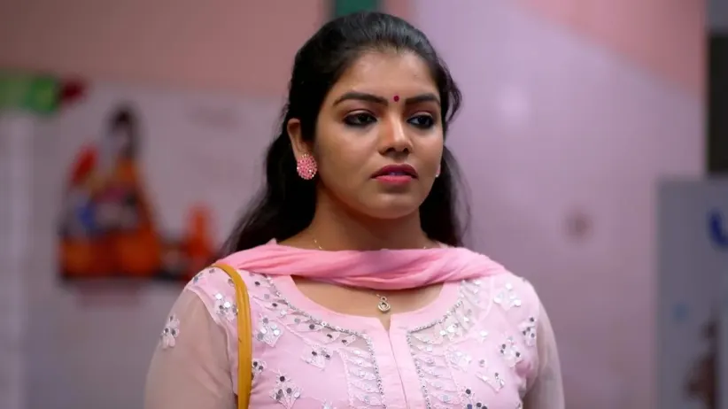 Shalini Lies to Sathyabhama | Kudumbashree Sharada