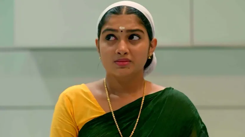 Lakshmi Grieves Over Her Destiny | Mizhirandilum