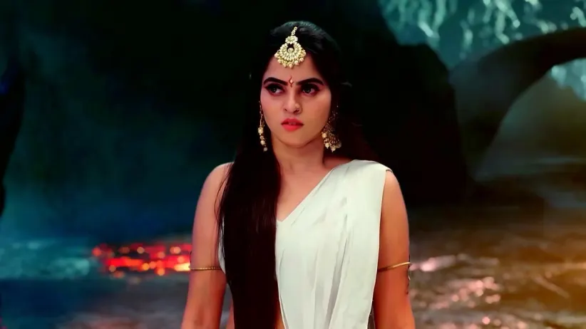 Bhavani Escapes From Vishwambari