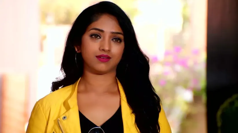 Kavya's Arrival Surprises Dheivanayagam
