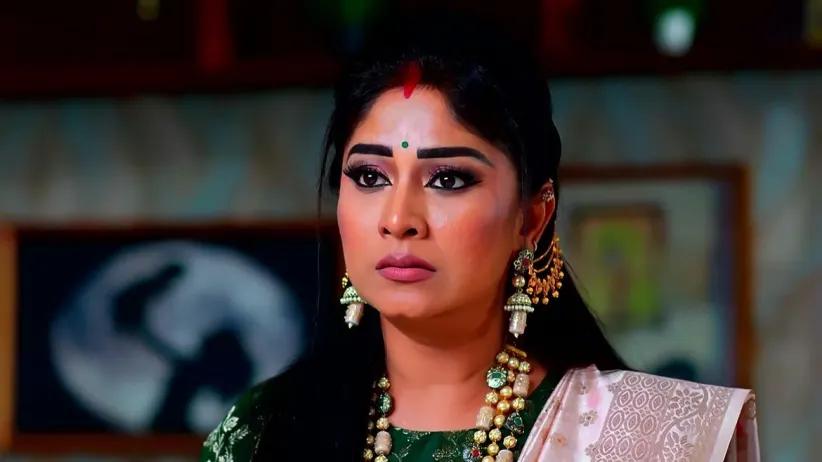Rudra Saves Eeshwari from an Accident