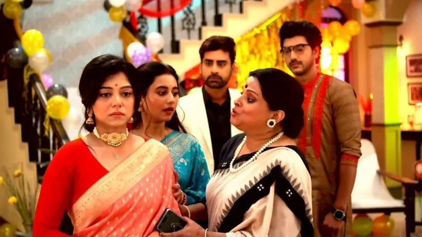 Aditya Gifts Chaitali a Car