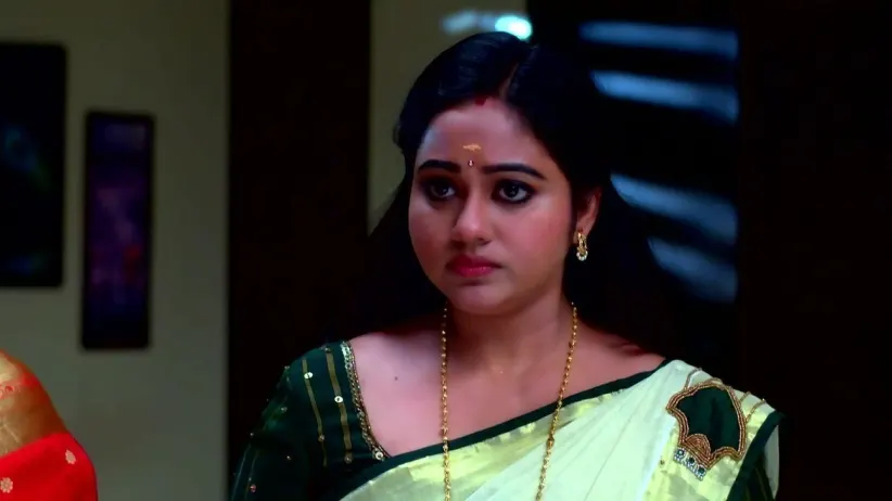 Jyothirmayi Threatens Vighneshwar