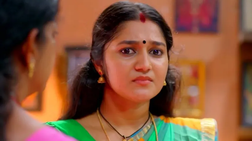 Sarojam Questions Sreelakshmi | Neeyum Njanum