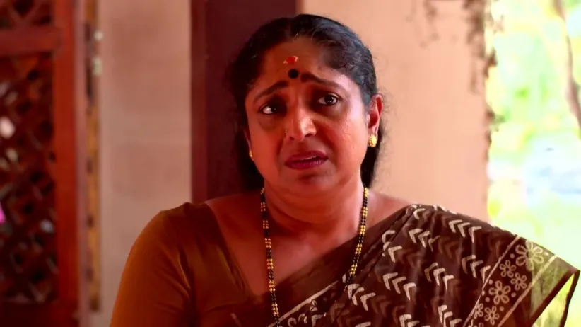 Renjini Asks Rajeshwari for the Documents