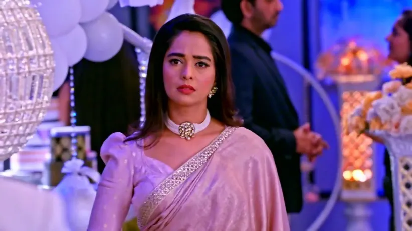 Vikram Notices Ranbeer's Likeness in Khushi
