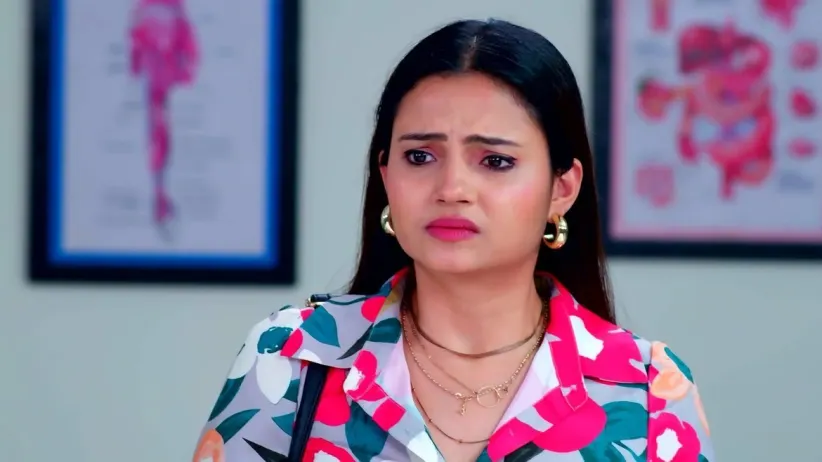 Abhirami Gives Karthikeyan a Responsibility
