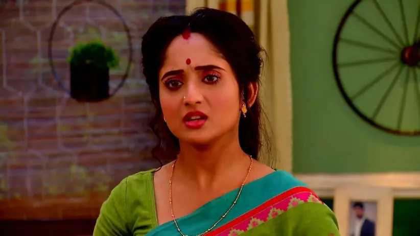A Pregnant Sangeeta Returns to Som’s Life