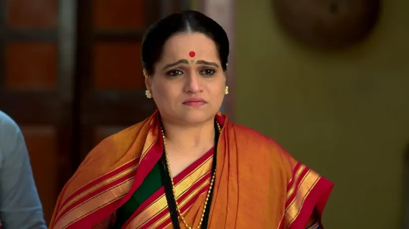 Rukmini Consoles a Worried Bayo