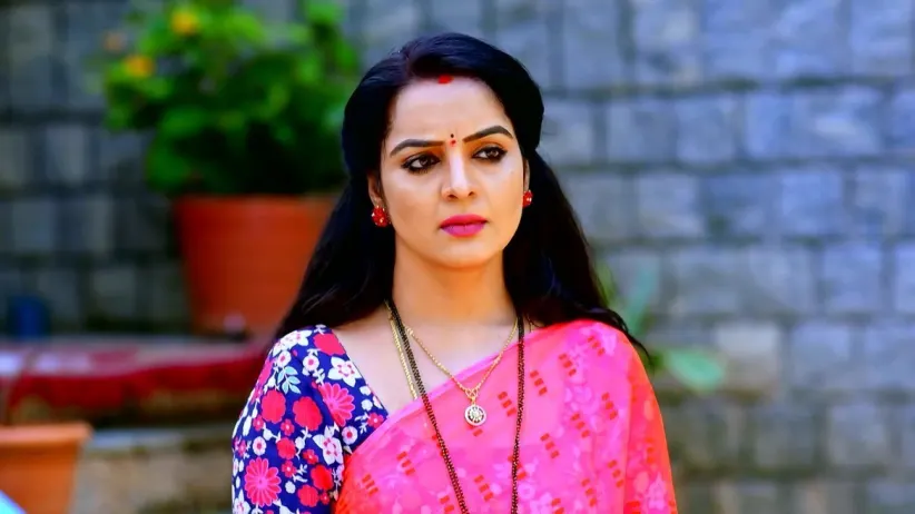 Abhiram Advises Anu and Keerthi