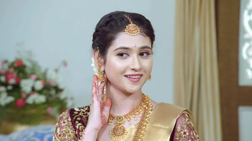 Vishwarupa Is Shocked at Seeing Antara