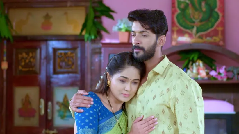 Aditya Tells Paarvathi about the Anonymous Call