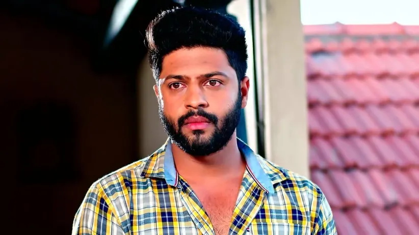 Aadhya and Srinu Hide from Raghuram